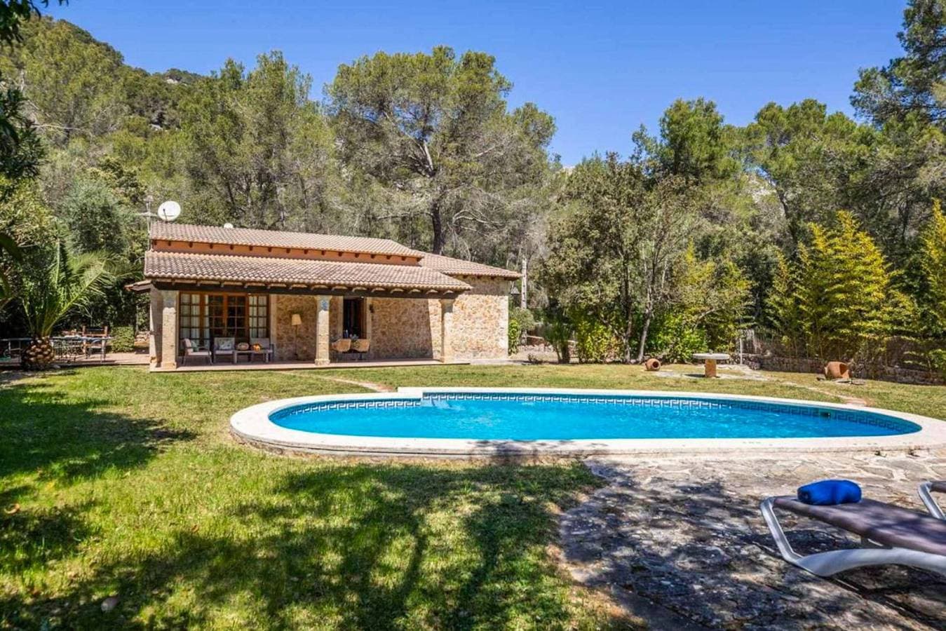 Foto 4 von 23: Villa für 4 Personen mit Garten