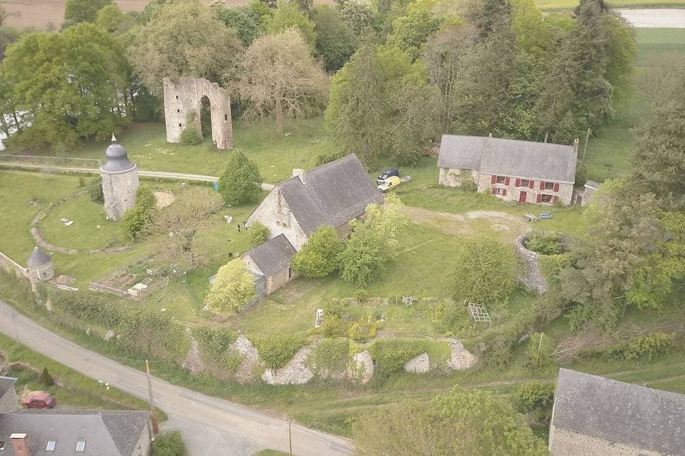 Charmanter Turm in einem mittelalterlichen Anwesen, privater Fischteich 1