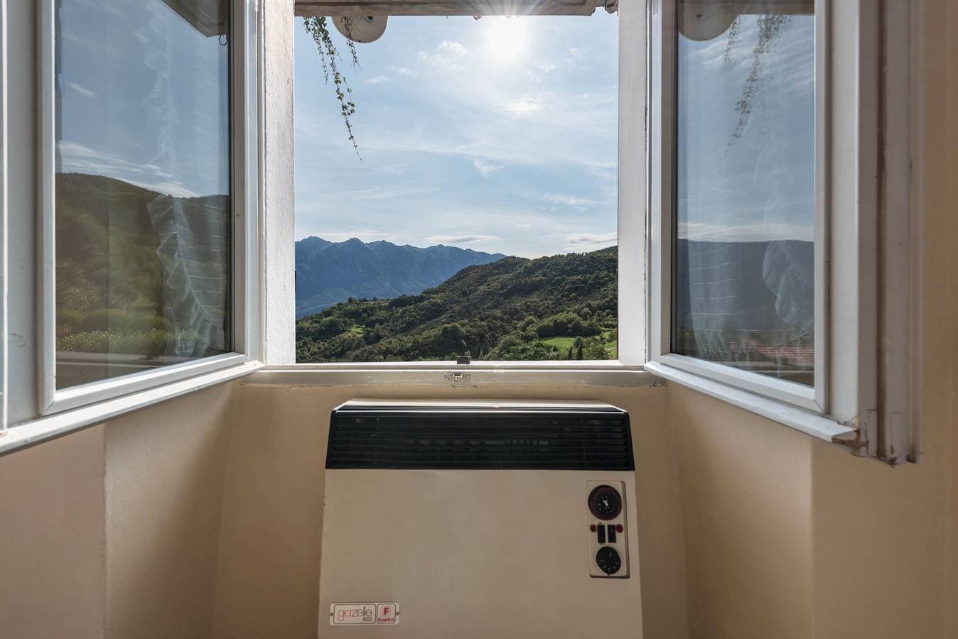 Foto 6 von 43: Ferienwohnung „Casa Vacanze Voiandes“ mit Bergblick, Balkon und WLAN