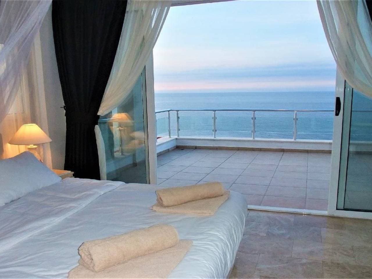 Foto 3 von 61: Villa "Meerblick" mit Infinity-Pool