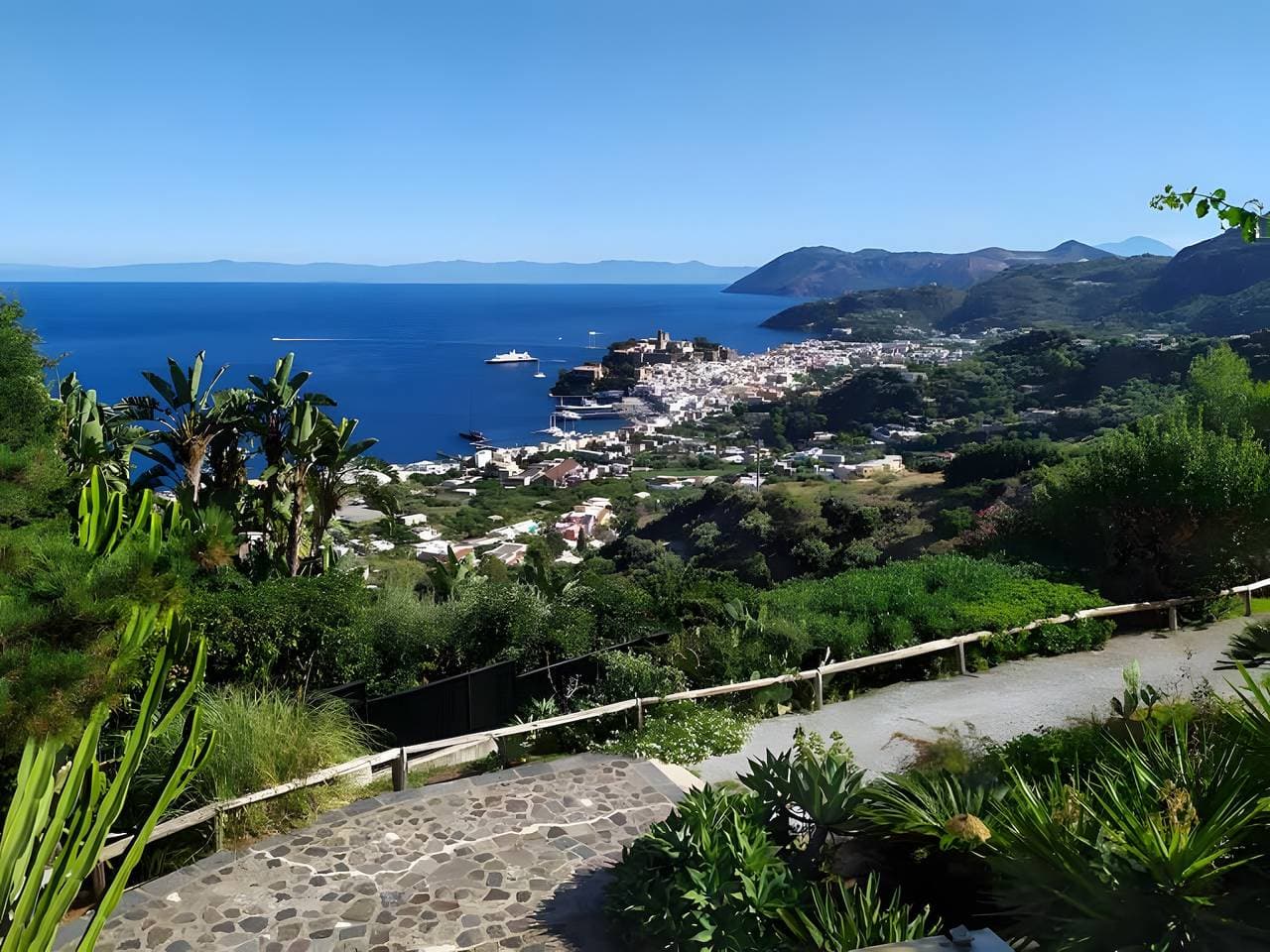 Foto 5 von 18: Apartment in Villa „Panarea“ mit Meerblick, WLAN und Klimaanlage