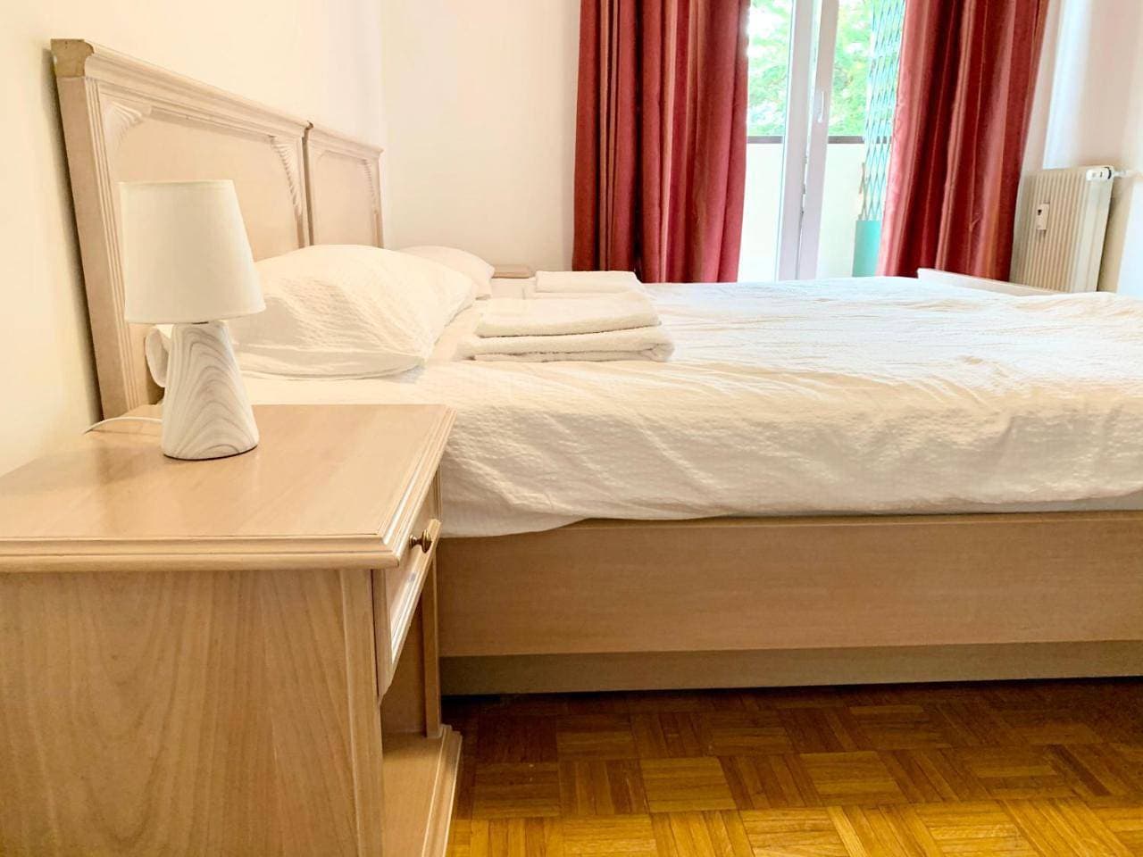 Foto 10 von 17: Two-Bedroom Apartment with Balcony