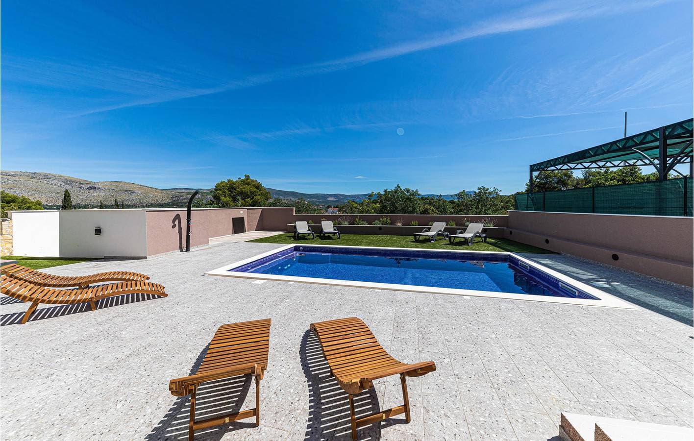 Foto 10 von 27: Apartment mit Meerblick, Pool und Terrasse, 2 km vom Strand entfernt
