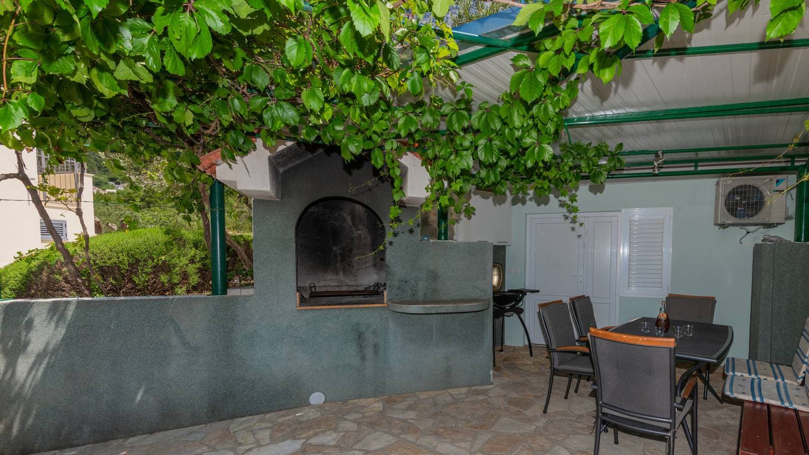 Foto 4 von 32: Villa Radic -  Makarska by Villas Guide