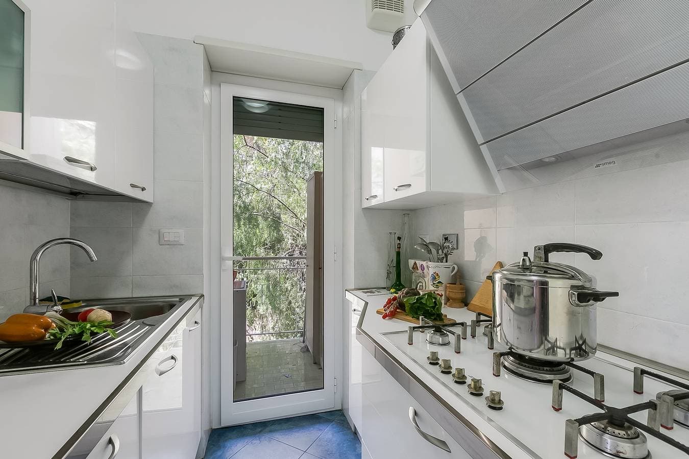 Foto 5 von 30: Owl House, Sea-View Terrace Apt in Sanremo