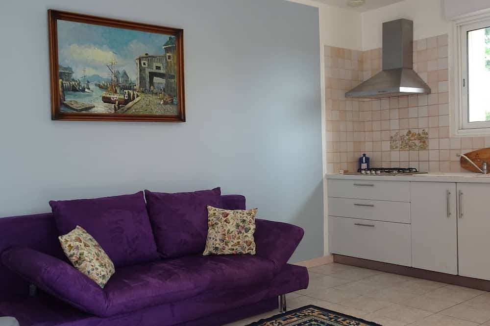 Foto 8 von 30: Ein wunderschönes Studio, Küchenzeile, Bad,Terrasse, Garten mit Grill, gr. Pool!