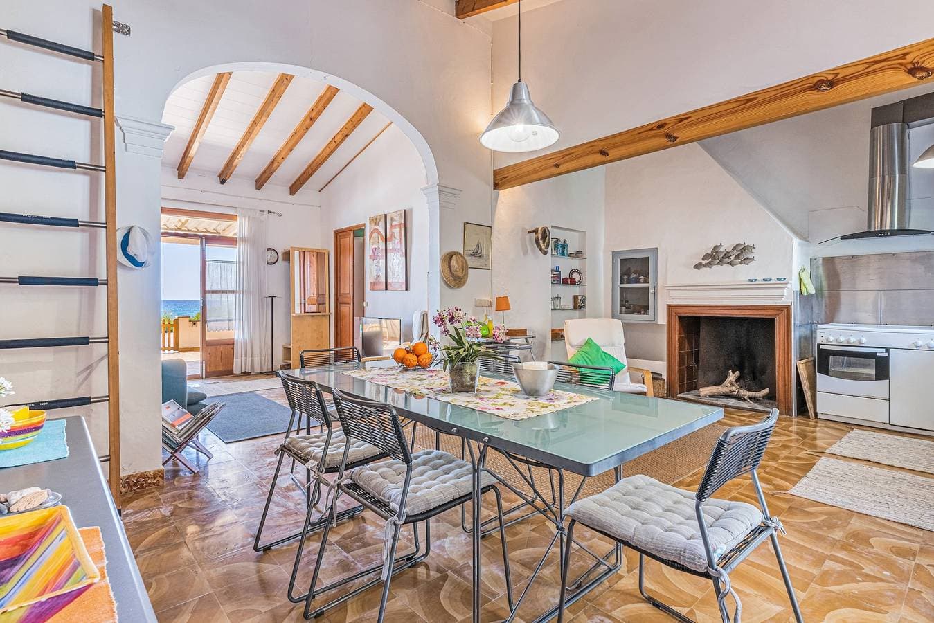 Foto 7 von 25: Ferienhaus Miramar Sa Rapita mit Meer- und Bergblick, Garten und Terrasse; Parkplatz vorhanden