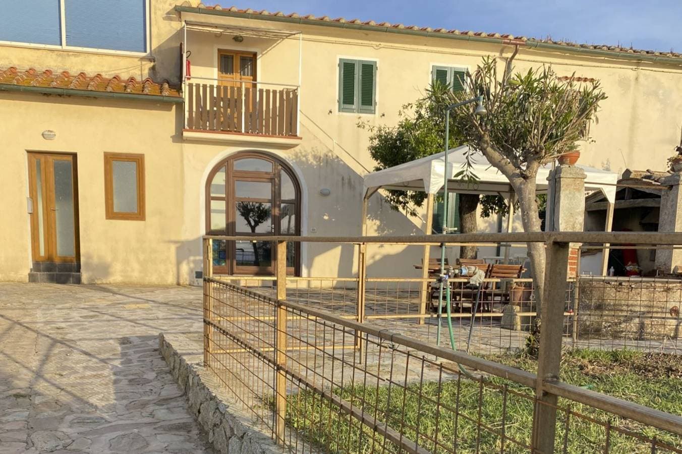 Foto 2 von 16: Ferienwohnung für 4 Personen mit Terrasse
