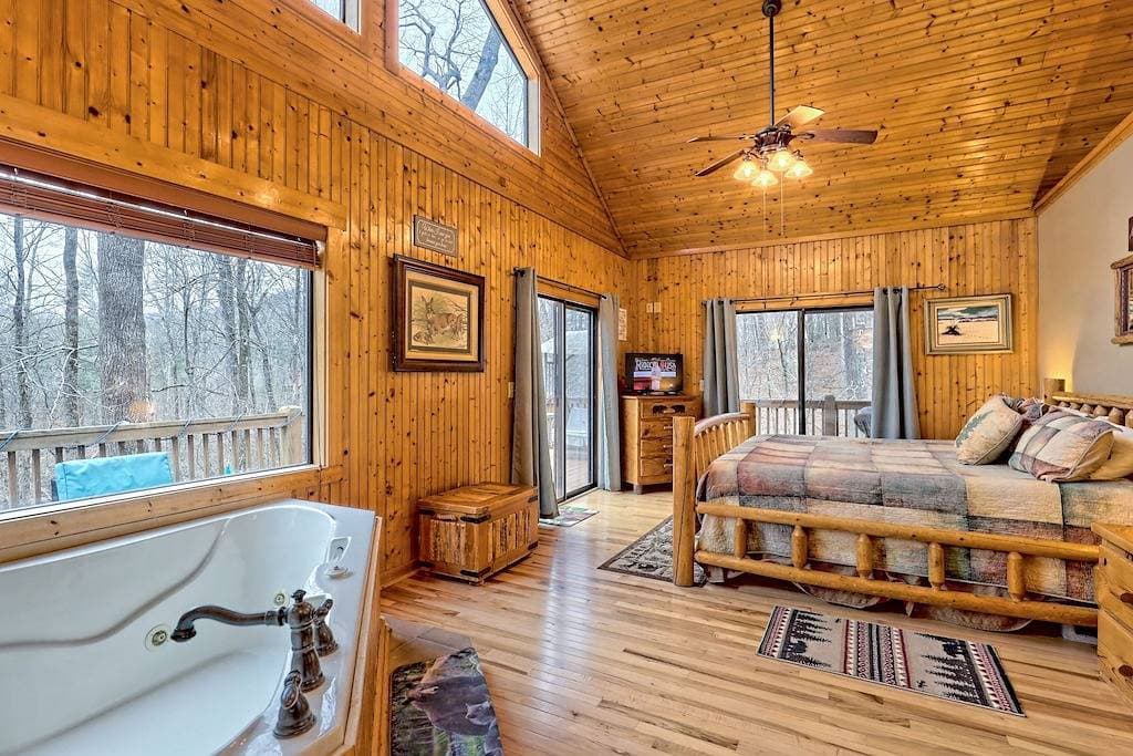 Foto 7 von 48: 3 Bezahlungsplan * Honeymoons * Hunde Ok * Netflix * Hot Tubs * Firepits * Pool Table * WIFI * Liebe