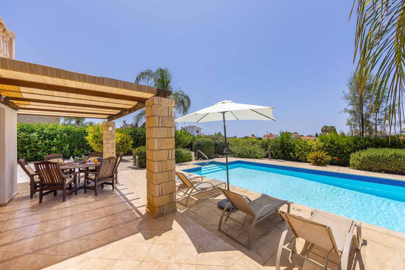 Foto 8 von 38: Villa für 6 Personen mit Balkon