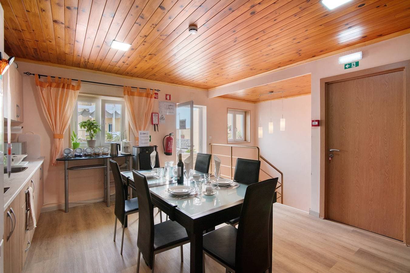Foto 12 von 33: Zimmer 'Quarto Casal Standard 201' mit gemeinsamer Terrasse, WLAN und Klimaanlage