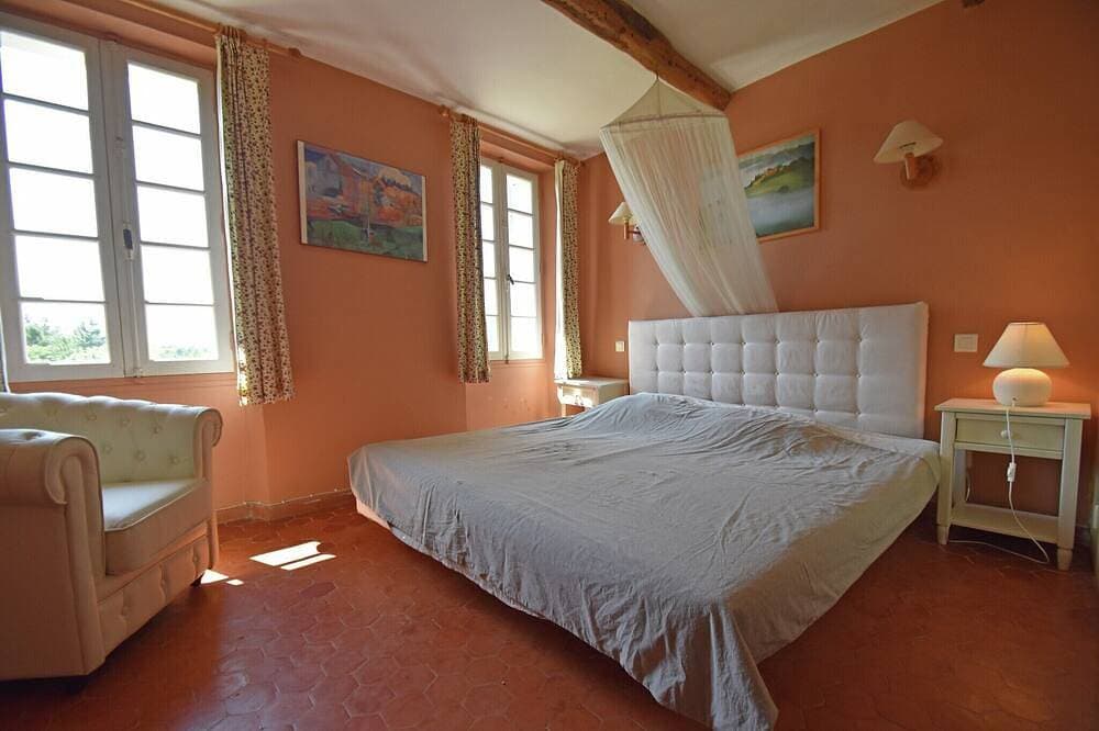 Foto 5 von 30: Großes Ferienhaus mit Pool im Var.