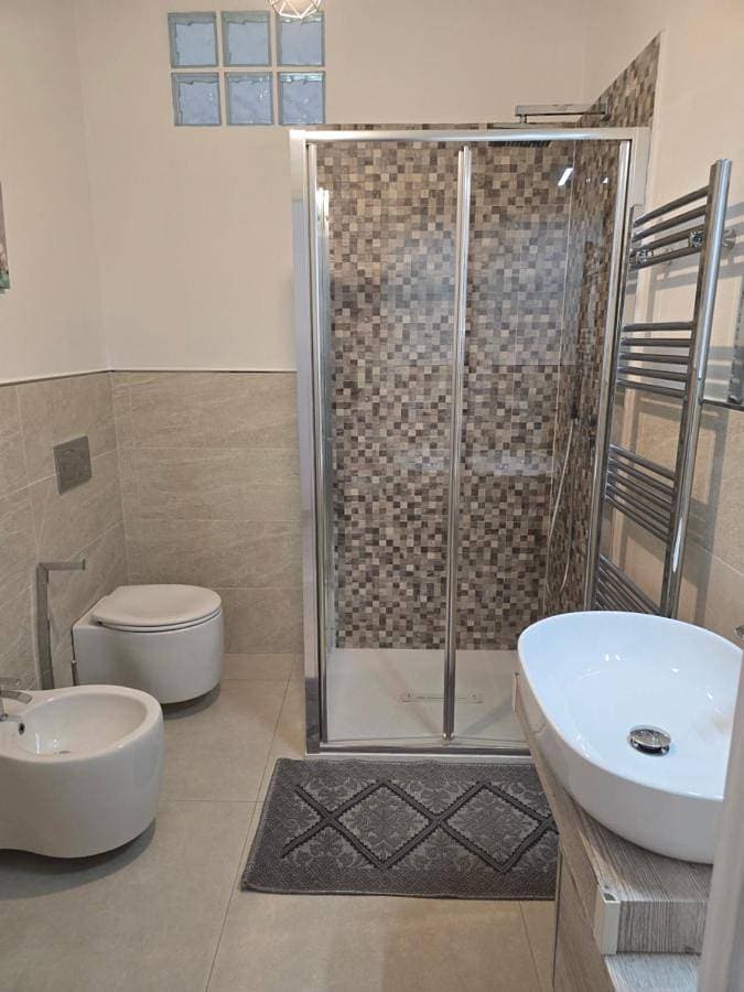 Foto 3 von 11: Double Room with Private External Bathroom