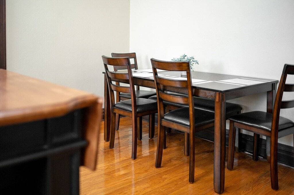Foto 7 von 20: Dog-Friendly Apt with Office