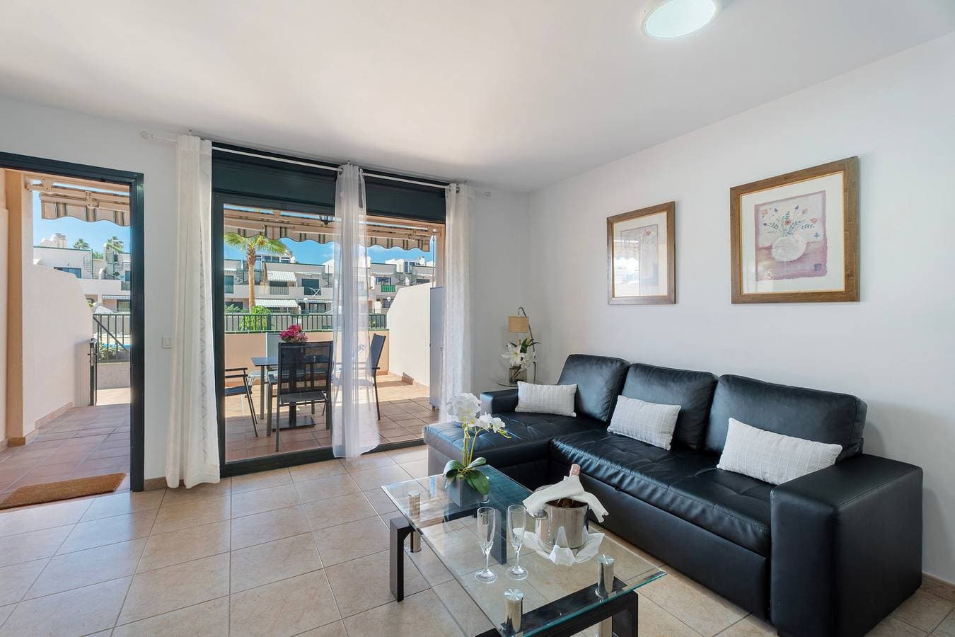 Foto 4 von 33: Ferienwohnung 'Apartamento Los Geranios' mit Gemeinschaftspool, privater Terrasse und WLAN