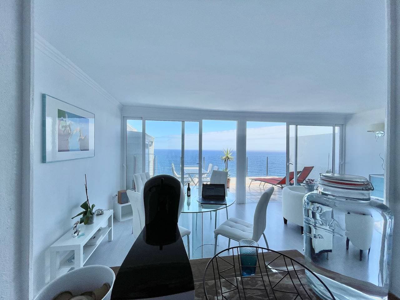 Foto 9 von 31: Ferienwohnung 'Exclusive Views On Top Of The Ocean' mit Meerblick, privater Terrasse & WLAN