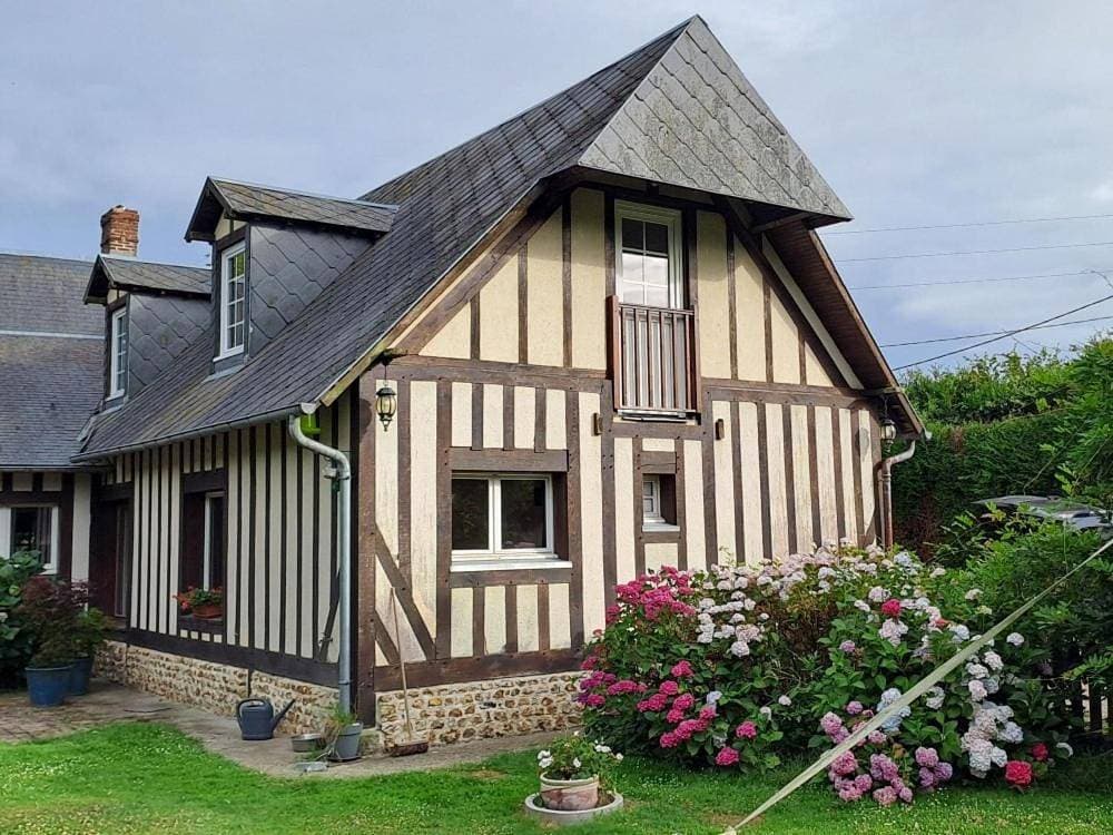 Duplex dans maison normande avec accès au jardin 1