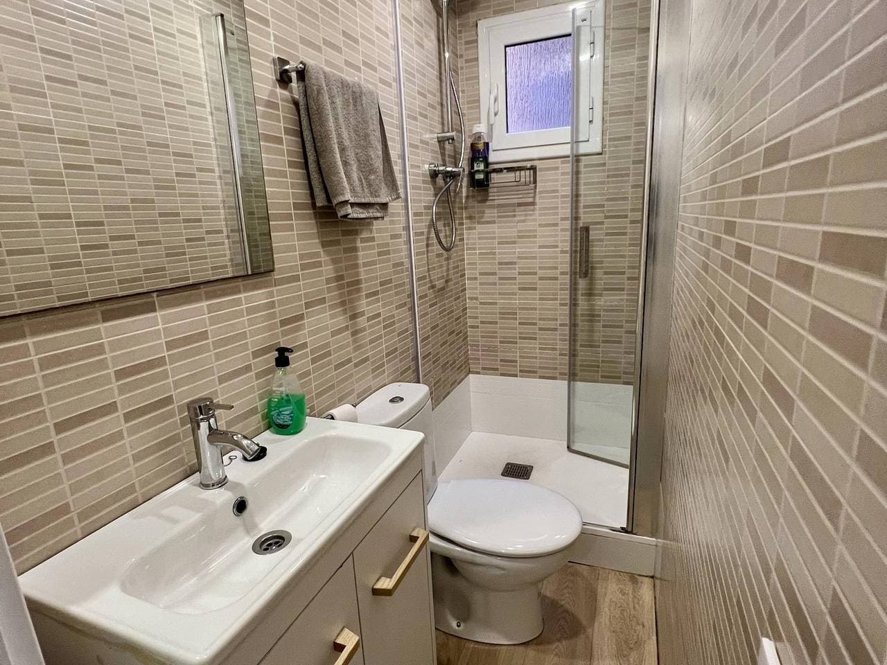 Foto 12 von 12: Modernes Apartment mit AC, WiFi & Küche 400m vom Stadtzentrum entfernt