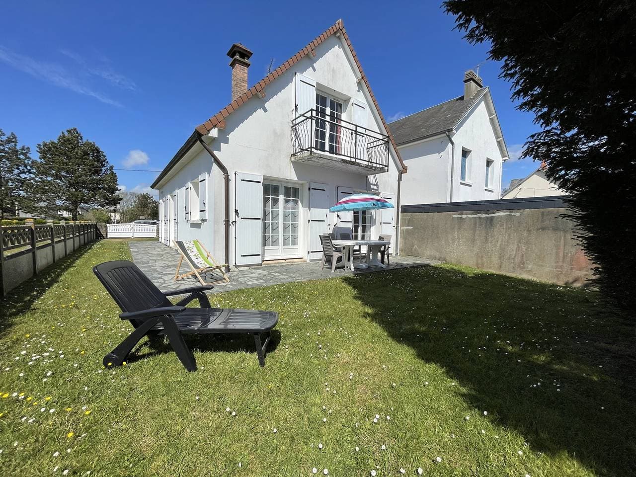 Haus mit Garten, 600m vom Strand und 800m von Geschäften entfernt 1