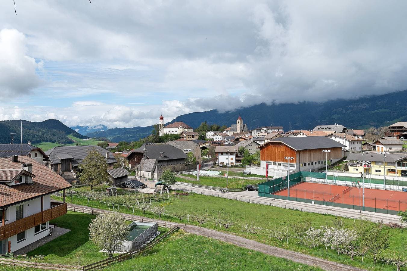 Foto 3 von 41: Ferienwohnung 'Rodererhof Lajen Apt Langkofl' mit Bergblick, privater Terrasse und WLAN
