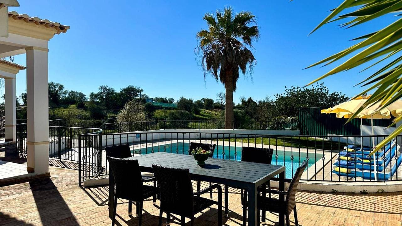 Foto 12 von 43: Villa with Private Pool