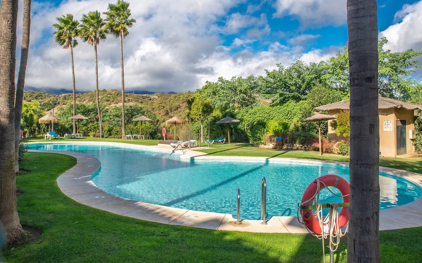 La Resina Estepona 2407 Golf & beach 1