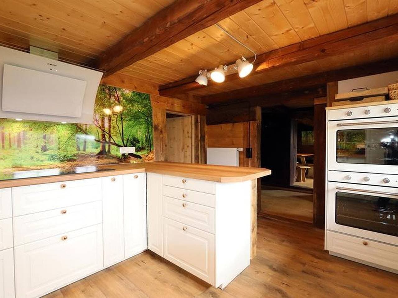 Foto 13 von 34: Kabine 'Ferienhütte Biobetrieb Lippenhof' mit Privatterrasse und Balkon
