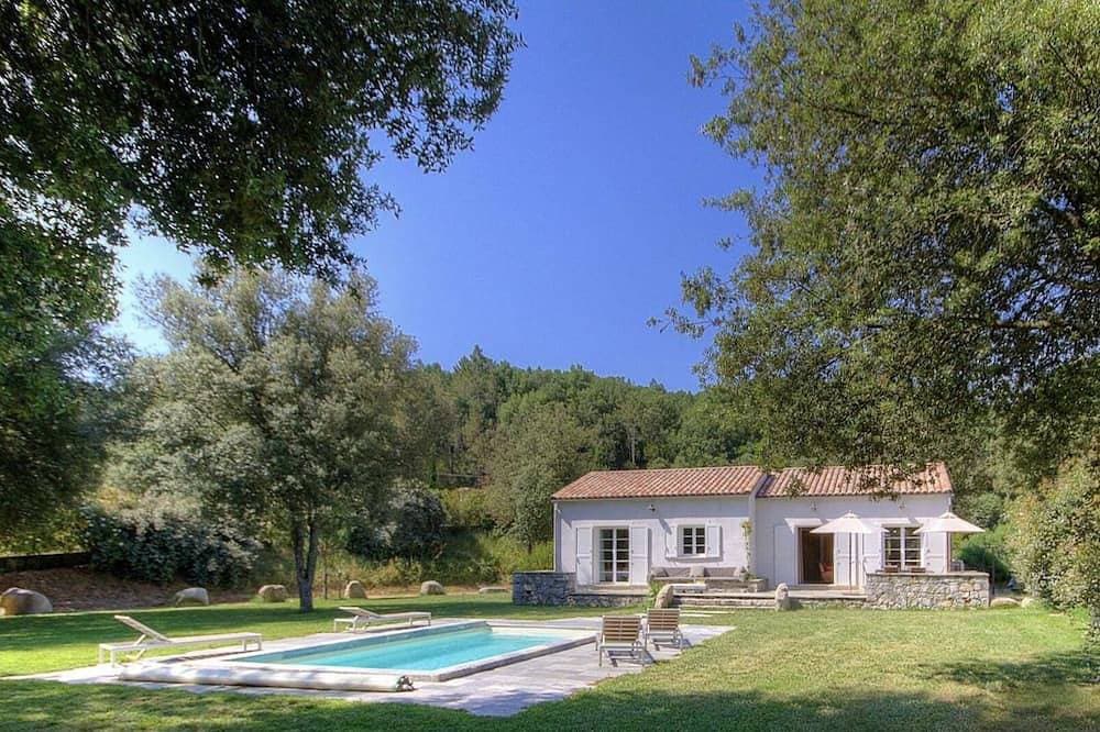 Villa à la Montagne,piscine,domaine 20ha,rivière 1