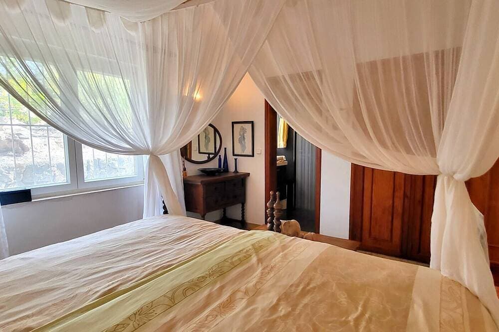 Foto 9 von 30: Traumhaftes Haus in ruhiger Lage mit Meerblick, Terrasse und Garten, WiFi