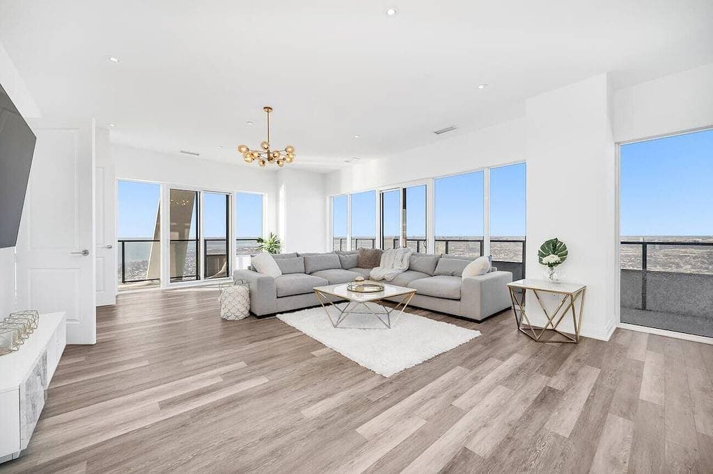Luxury Penthouse Suite 1