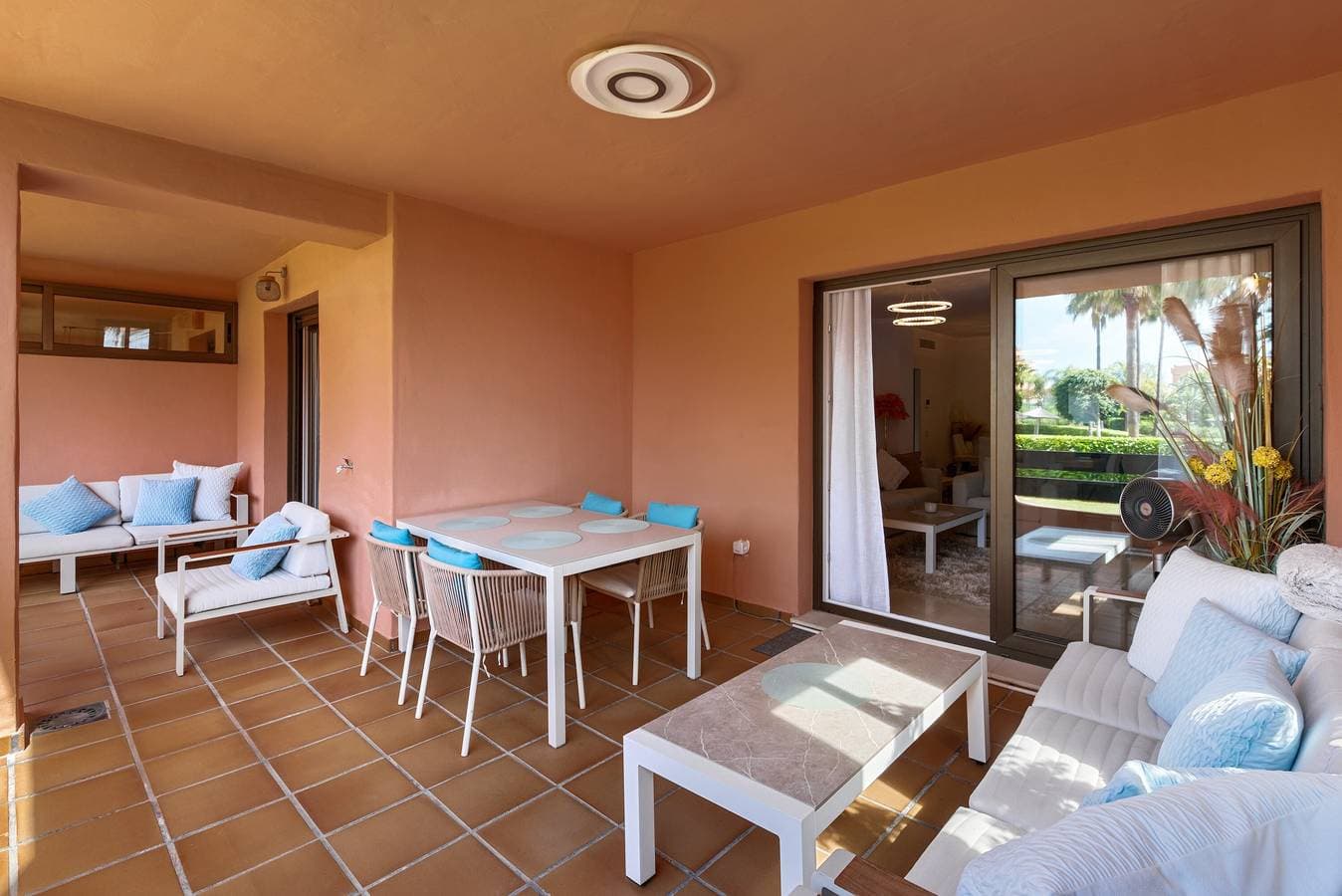 Foto 10 von 35: Ferienwohnung 'Casares Beach Golf' mit Gemeinschaftspool, Wi-Fi und Klimaanlage