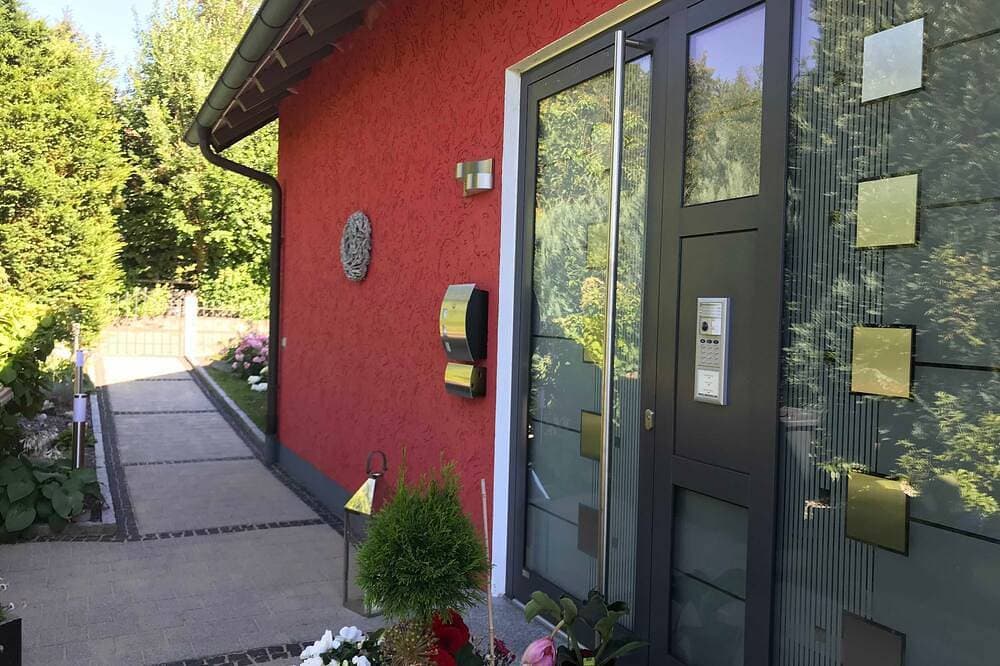 Foto 4 von 30: Auszeit Ferienwohnung Schauenstein - Loggia & Panoramablick - Geschmackvolle