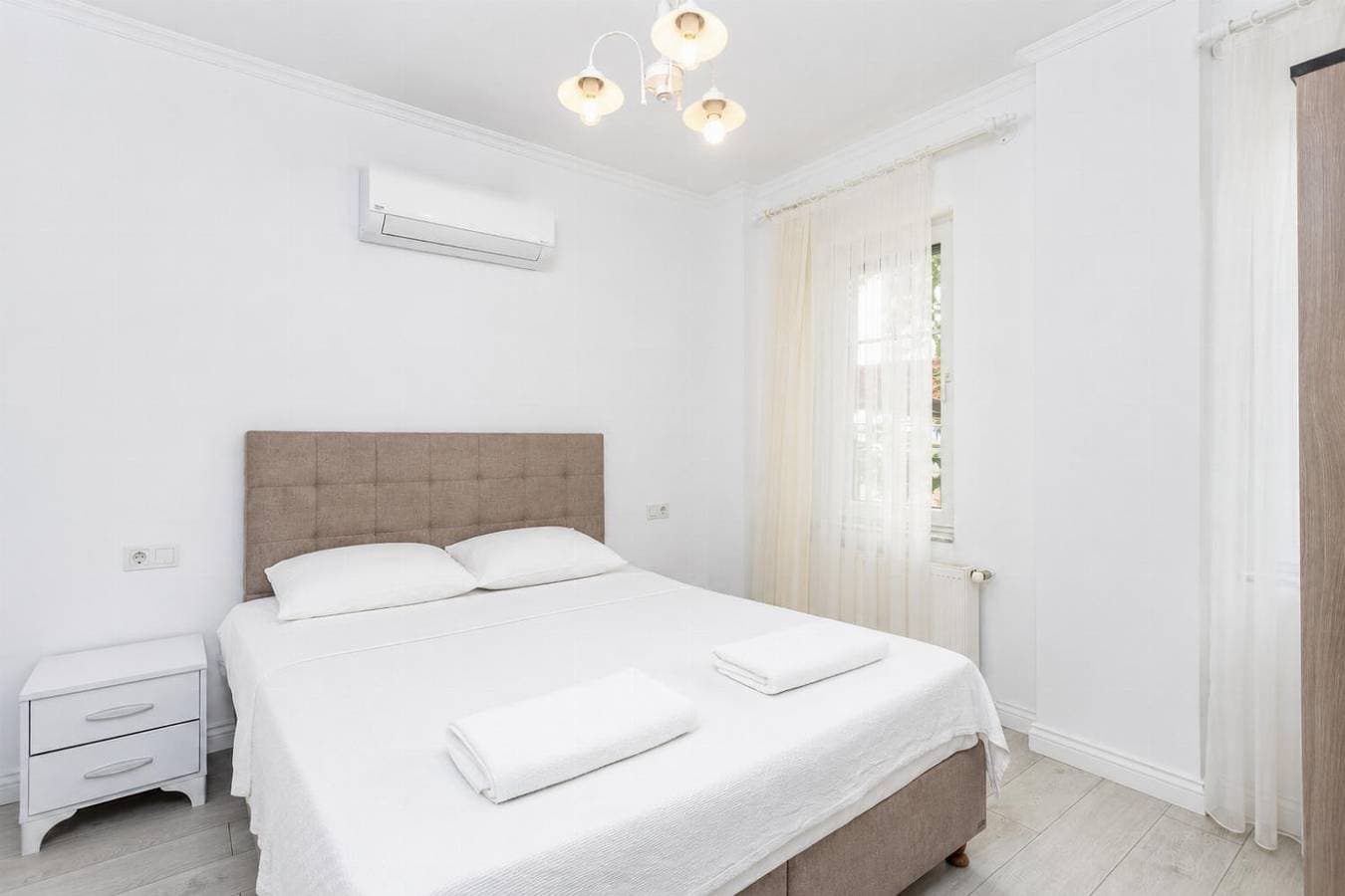 Foto 12 von 19: Villa für 8 Personen mit Balkon
