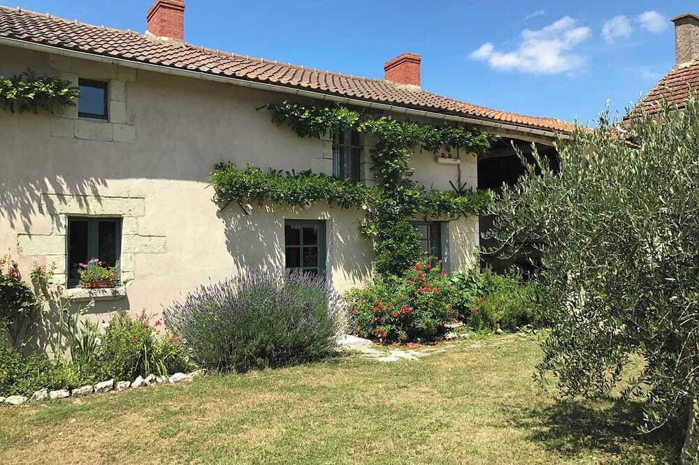 Foto 9 von 12: Gîte Lamarlière - Savigny-Sous-Faye