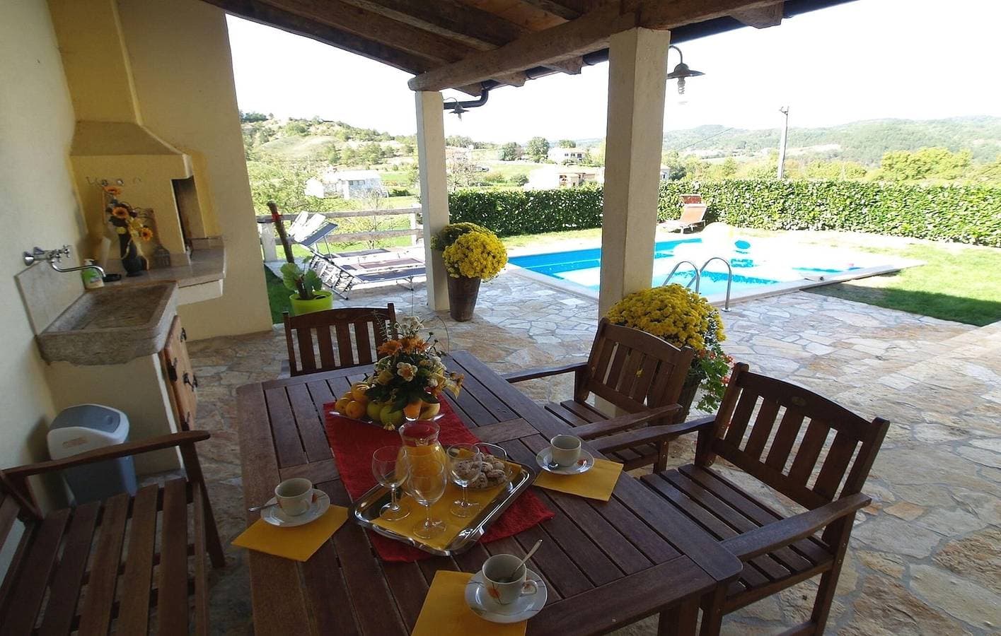 Foto 4 von 37: Modernes Apartment mit 2 Schlafzimmern, Pool und Terrasse in der Nähe des Flusses Pazinčica