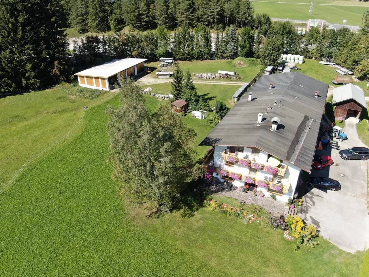 Foto 3 von 26: Einzimmerapartment '3' mit Bergblick, Gemeinschaftsterrasse und Wi-Fi