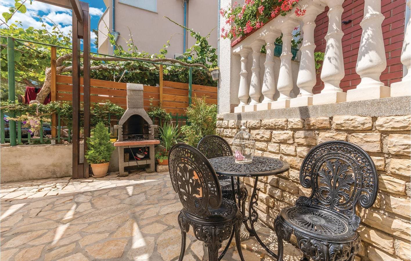 Foto 4 von 25: Charmantes Apartment mit Terrasse, WLAN und Strandzugang in 2 km Entfernung