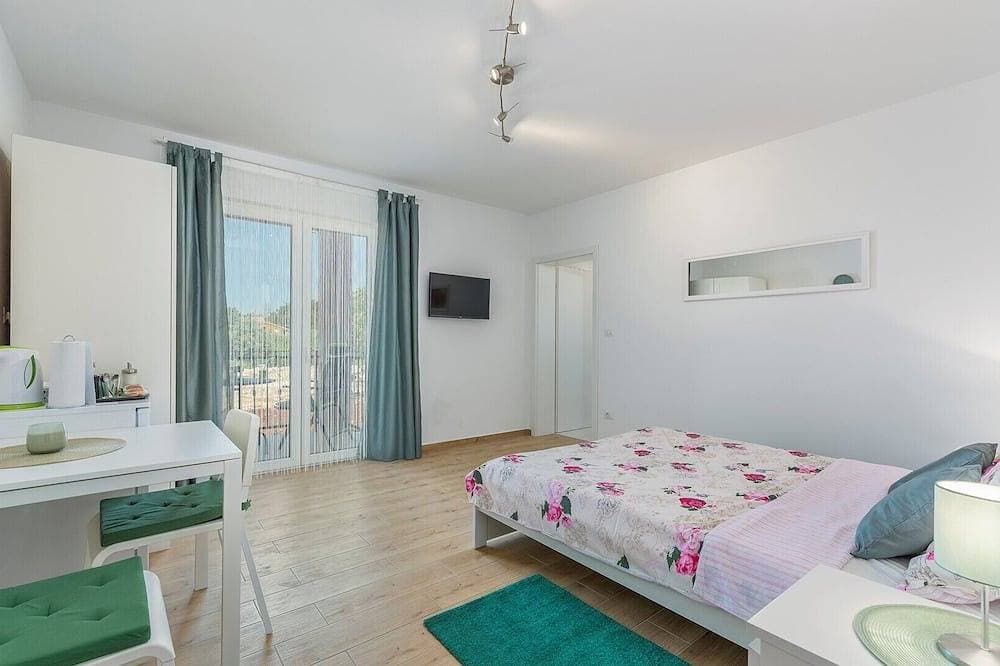 Standardzimmer Olivia mit eigenem Bad und Balkon 1