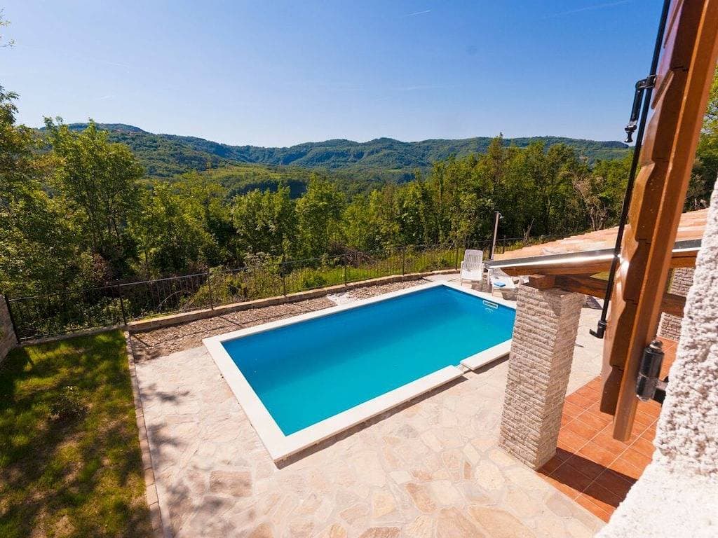 Foto 6 von 32: Ferienhaus in Cerovlje mit Schwimmbecken