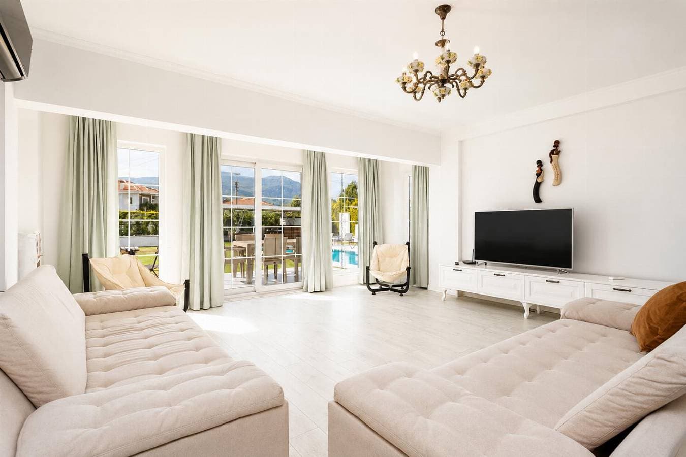 Foto 6 von 19: Villa für 8 Personen mit Balkon