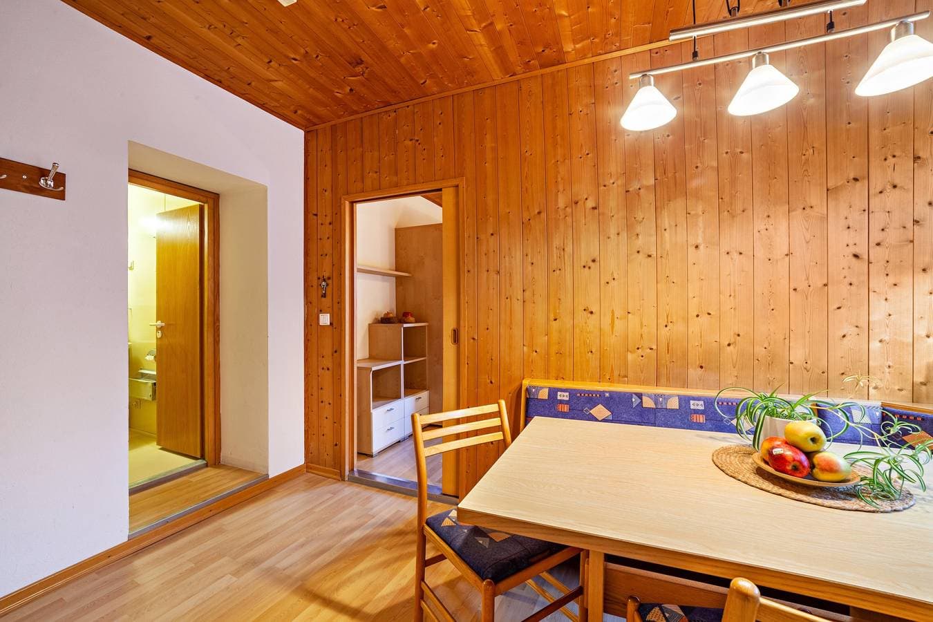 Foto 8 von 15: Ferienwohnung 'Wohnung Elstar Schnalserhof' mit Bergblick, Gemeinschaftsterrasse und WLAN
