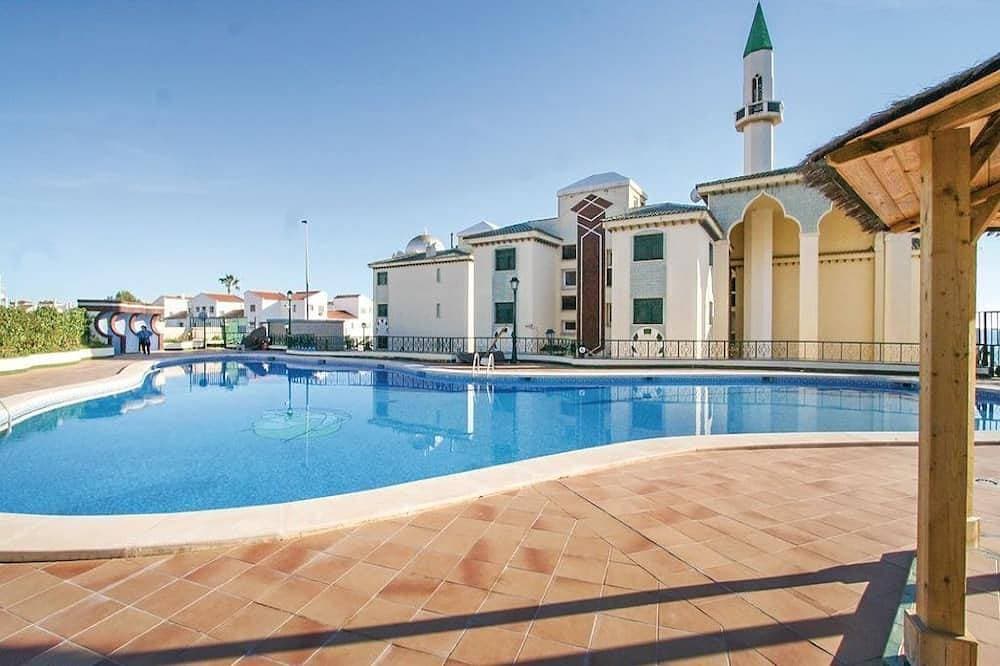 Beautiful apartment in  residence with swimming pools, 10mn  from the beaches. 1