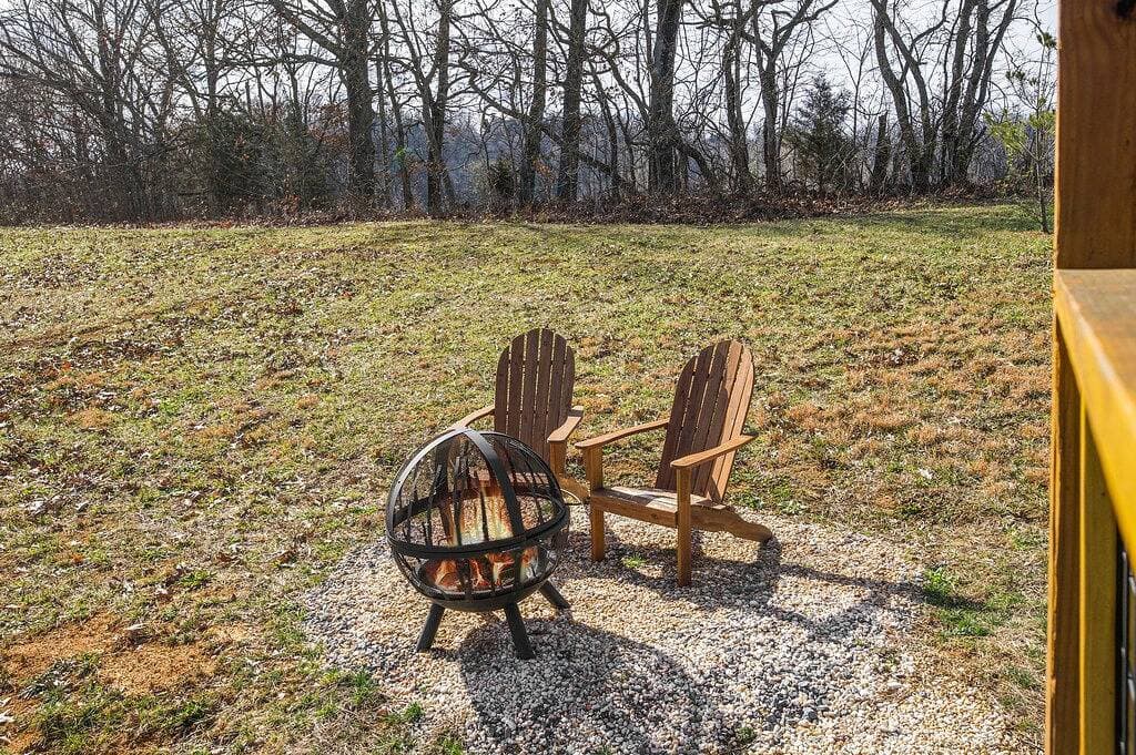 Foto 6 von 48: ☆Newly Build Cabin☆ Hot Tub ◇ Fire Pit ◇ Fireplace ◇ Dog-friendly