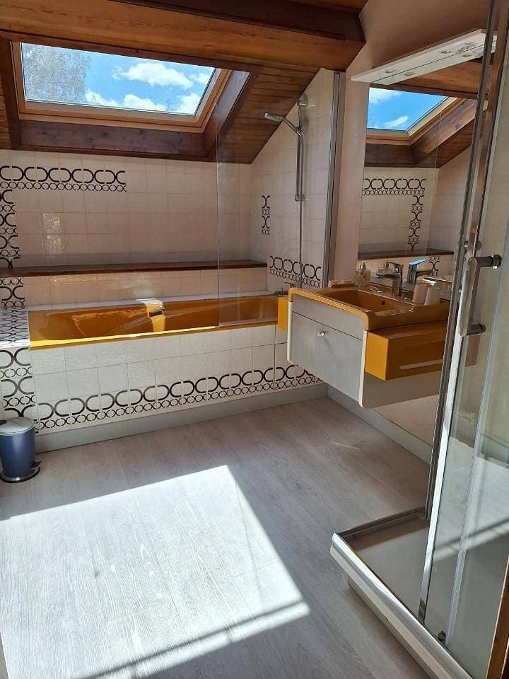 Foto 8 von 8: Standard Twin Room with Shared Bathroom