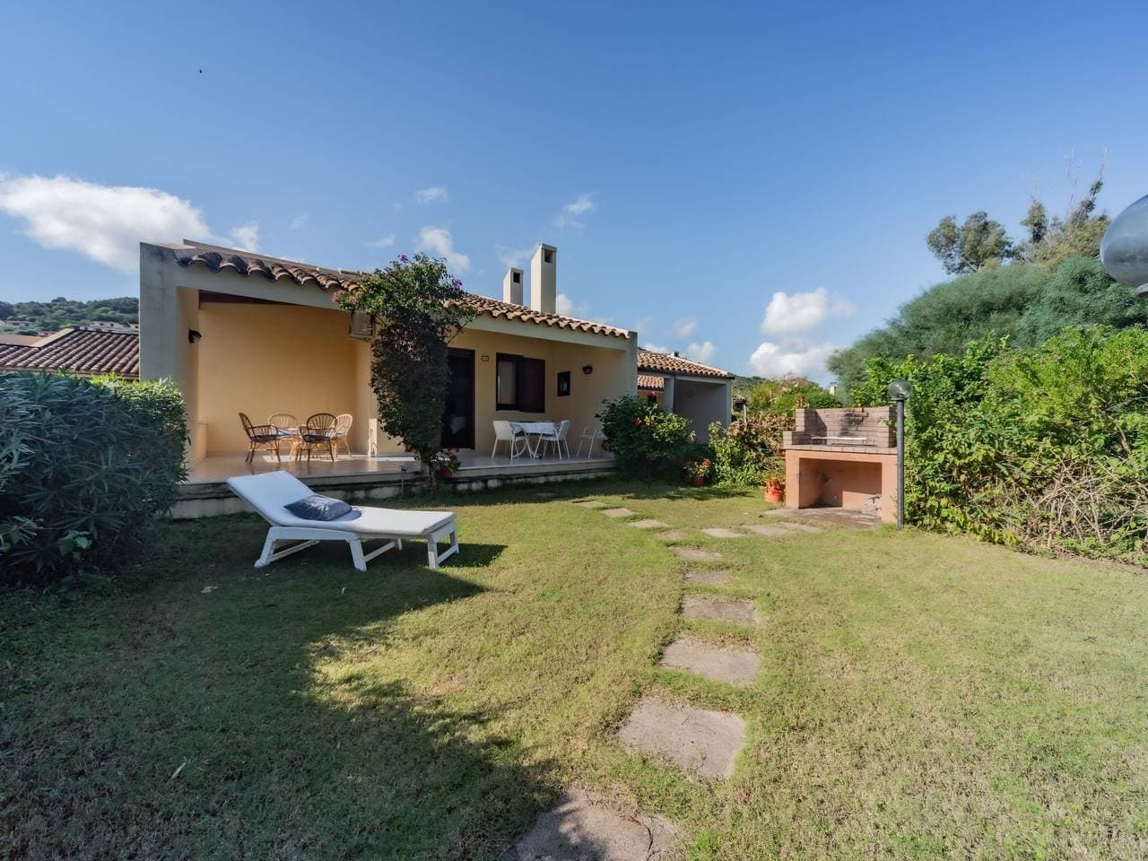 Modernes Ferienhaus in Gehweite zum Strand der Costa Rei 1