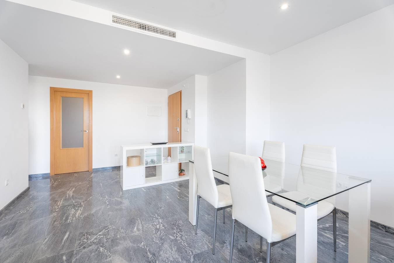 Foto 6 von 32: Ferienwohnung 'Llanera de Ranes' mit Balkon und Klimaanlage