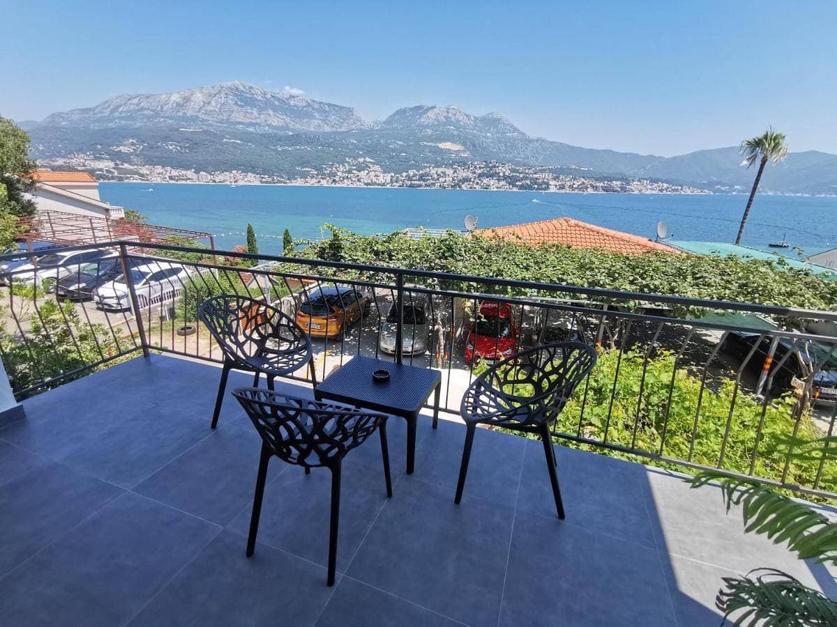 Foto 2 von 32: One-Bedroom Apartment with Balcony and Sea View