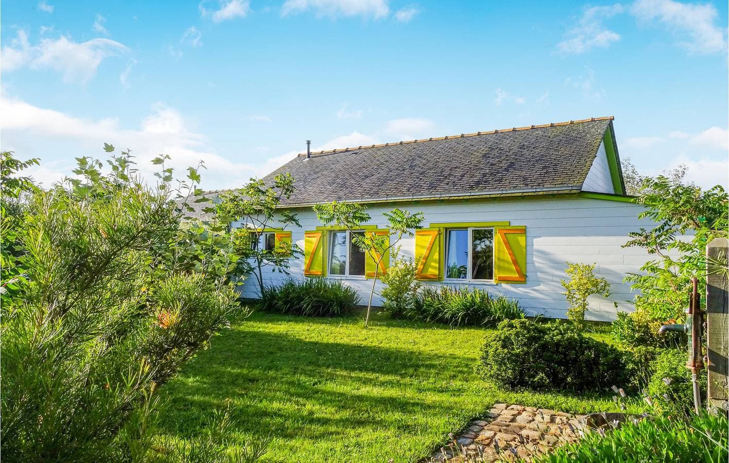Gemütliches 1BR Apartment: 900m zum Strand, Babybett, TV, Wifi 1
