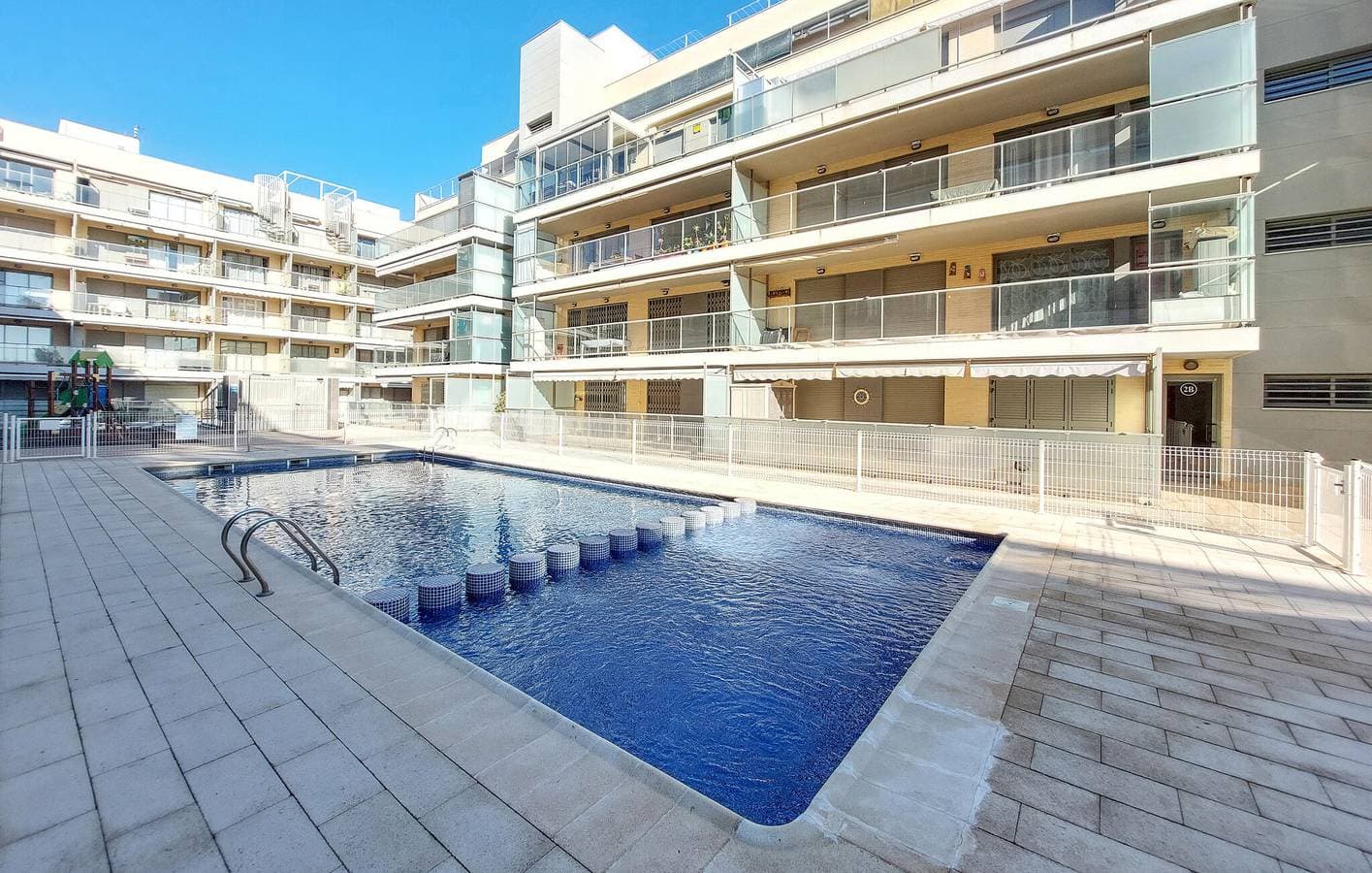 Foto 11 von 23: Rückzugsort mit Meerblick, Pool und Parkplatz - Playa Masbó 2km