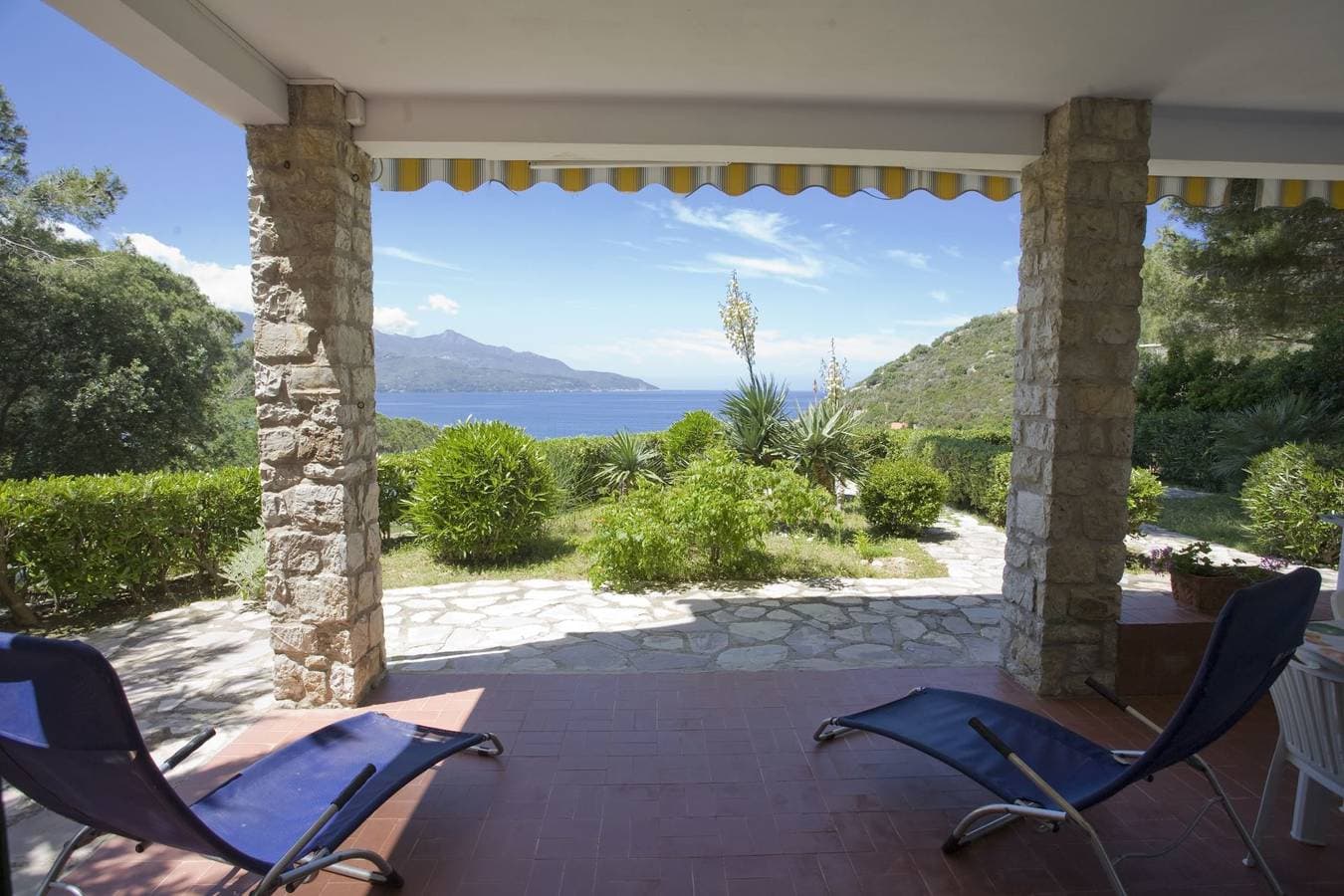 Foto 8 von 33: Ferienwohnung für 4 Personen mit Garten